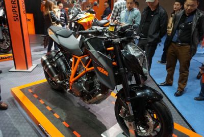 摩博会实拍KTM suplrduke 1290街跑车_摩托车图片_摩托车之家